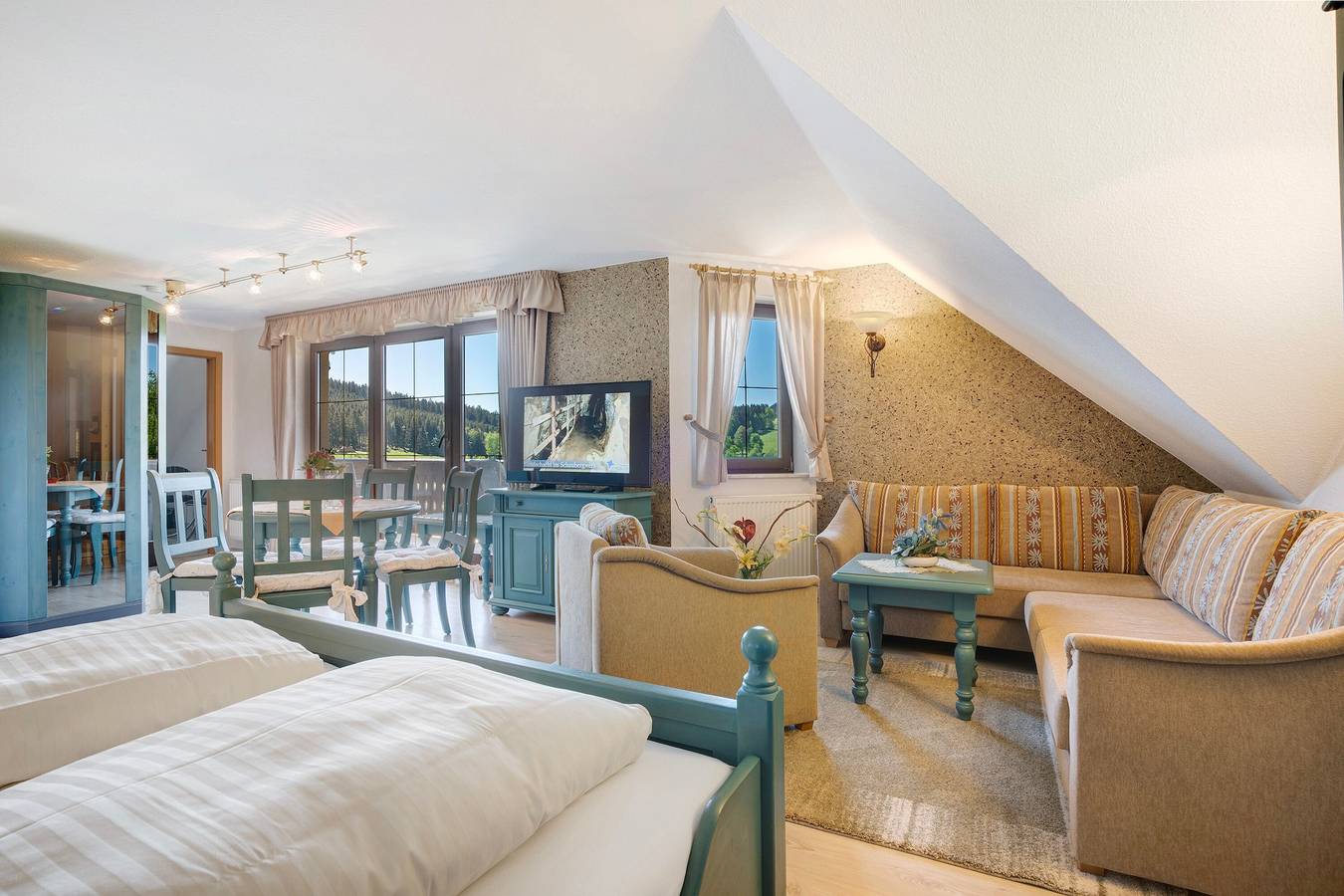 Ganzes Studio, 'Pension Bergblick - Katzenstein' - Großes Superior Einraumappartement in Pobershau, Marienberg