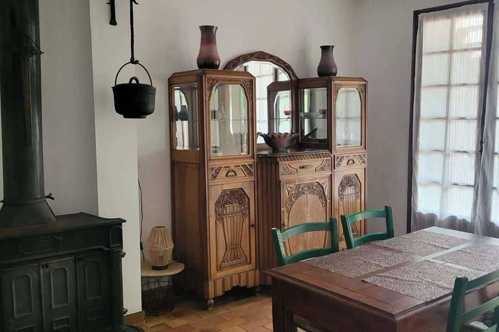 Charming Provencal villa in the heart of a medieval village with view in Miramas, Istres region