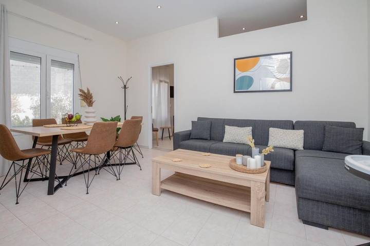 Appartement de vacances pour 7 personnes, avec Balcon et Terrasse ainsi que Jardin et Vue