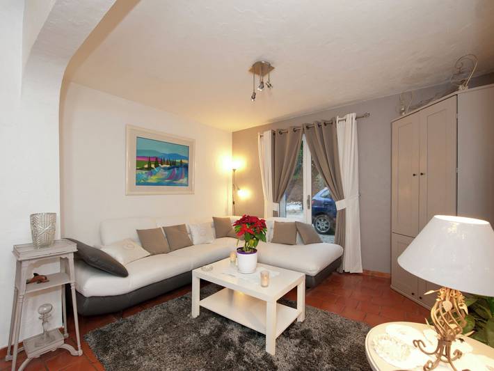 Location de vacances pour 6 personnes, avec terrasse et piscine, animaux acceptés à Bagnols-en-Forêt - 2