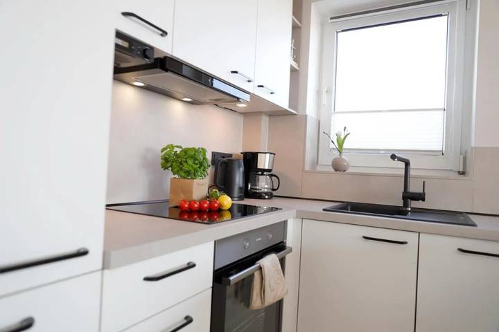Hel studio-lejlighed, Studio Apartment 'Sea View D9 with Balcony, Pool and Wi-Fi' – Panoramic Sea View Included in Horumersiel, Wangerland