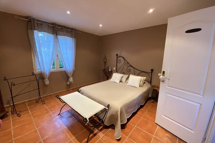 Location de vacances pour 7 personnes, avec jardin et balcon à Puyloubier - 2