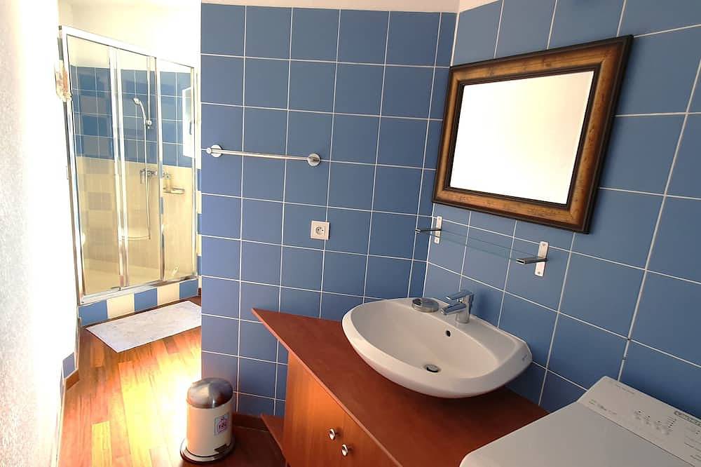 Ganze Wohnung, Wunderschönes, einstöckiges, klimatisiertes Duplex-Design mit Meerblick in Monticello, Calvi und Umgebung