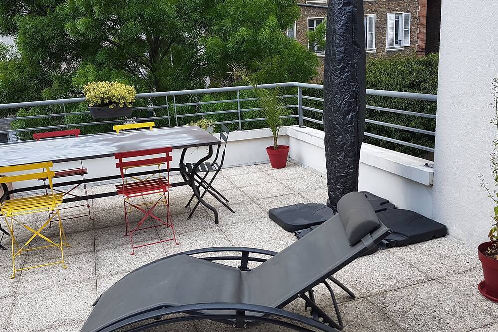 Appartement entier, Appartement Duplex avec très grande terrasse à 5 min à pied de la gare de Juvisy in Juvisy-sur-Orge, Essonne