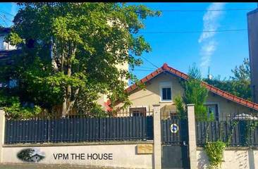 Gîte pour 3 personnes, avec vue et jardin à Bagneux