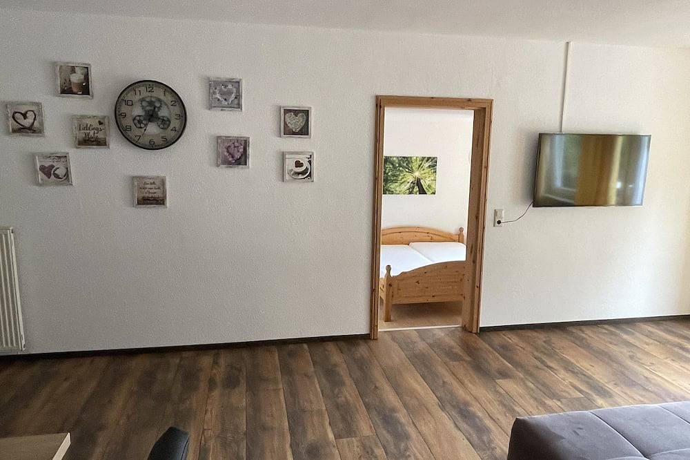 Ganze Wohnung, Große Ferienwohnung in idyllischer Lage mit Massage-Angebot in Bisterschied, Pfälzer Bergland
