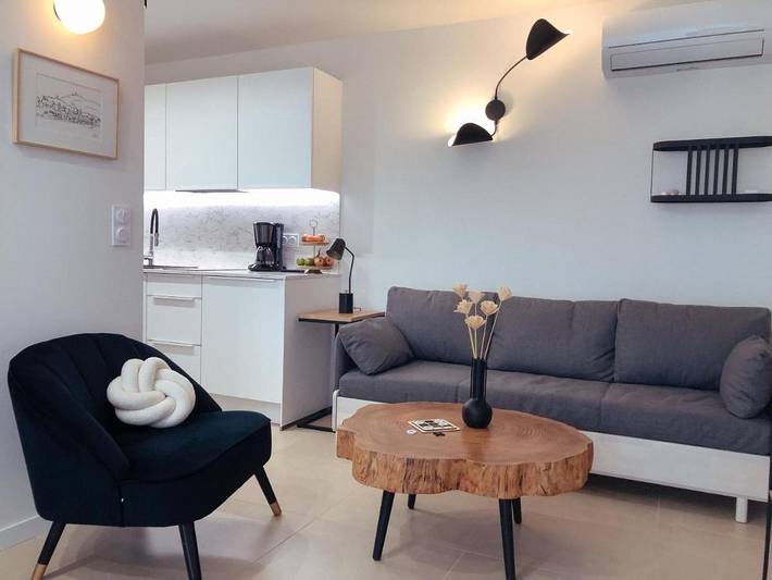 Gîte pour 2 personnes, avec terrasse dans Gare De Collioure