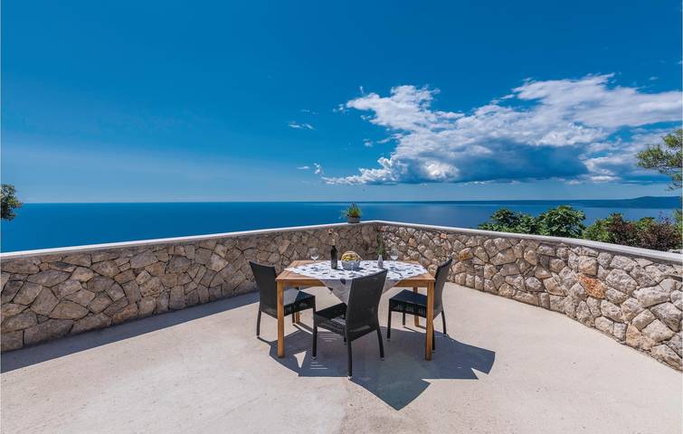 Gemütliche Ferienwohnung mit Terrasse, WLAN, Klimaanlage, 800 m vom Strand entfernt in Lubenice, Cres