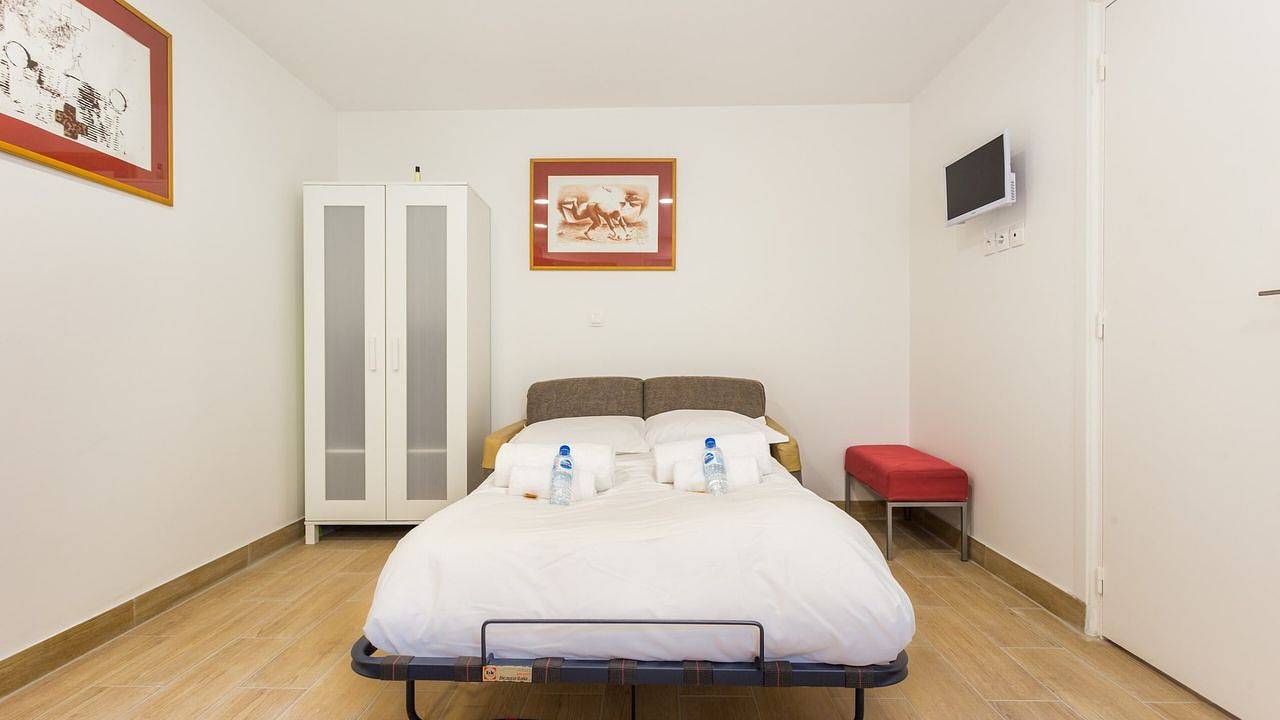 Entire holiday apartment, Ferienwohnung für 2 Personen (17 m²) in Malakoff in Malakoff, Hauts-de-Seine