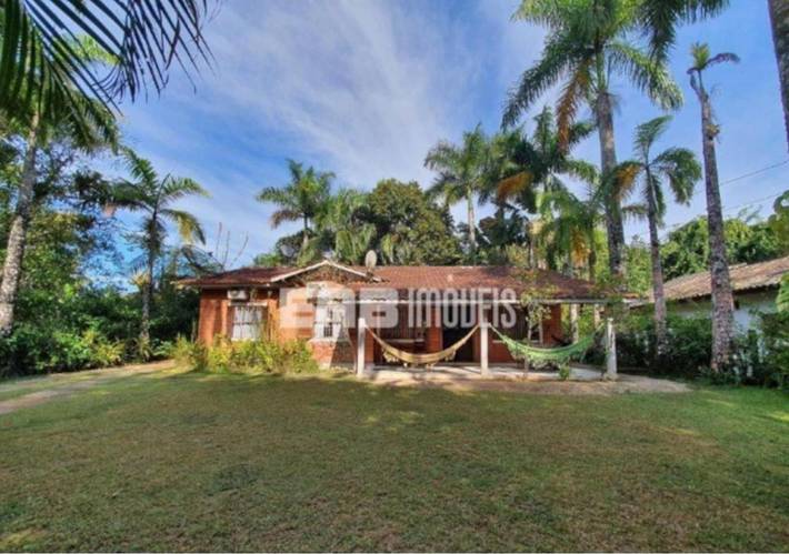 Casas e apartamentos de temporada para 10 pessoas, com vista e jardim, adaptado a crianças na Praia de Itamambuca