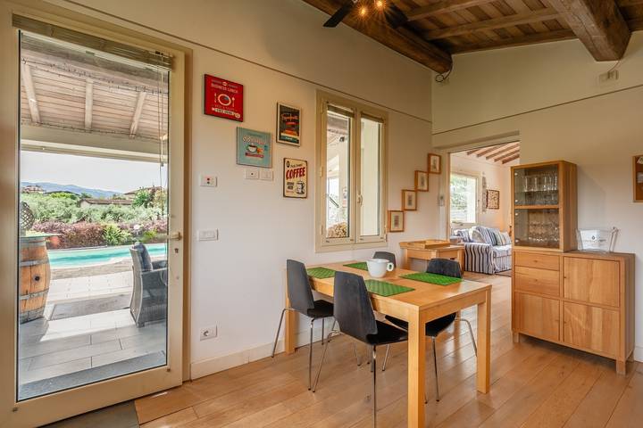 Casa Il Cappero - Villa con Piscina Privata tra le Colline Toscane in Larciano, Provincia di Pistoia