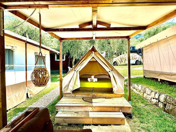 Camping für 2 Personen, mit Terrasse und Garten sowie Seeblick und Ausblick in Brenzone - 4
