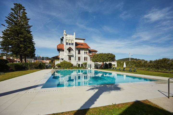 Hôtel pour 2 personnes, avec Terrasse et Jardin ainsi que Piscine et Vue