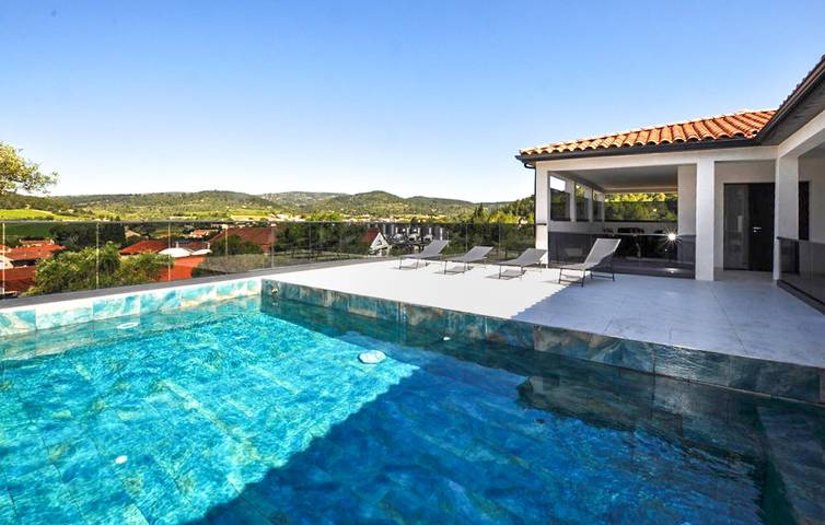 Maison de vacances pour 11 personnes, avec piscine et terrasse, animaux acceptés - 1
