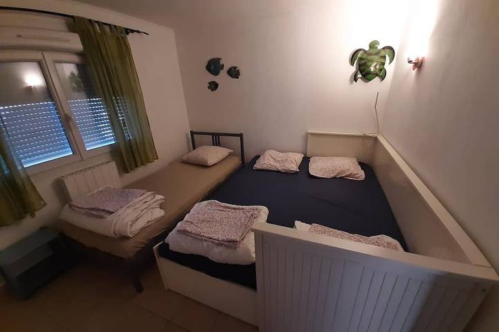 Gîte pour 6 personnes, avec terrasse ainsi que jardin et jacuzzi dans La Madrague - 4