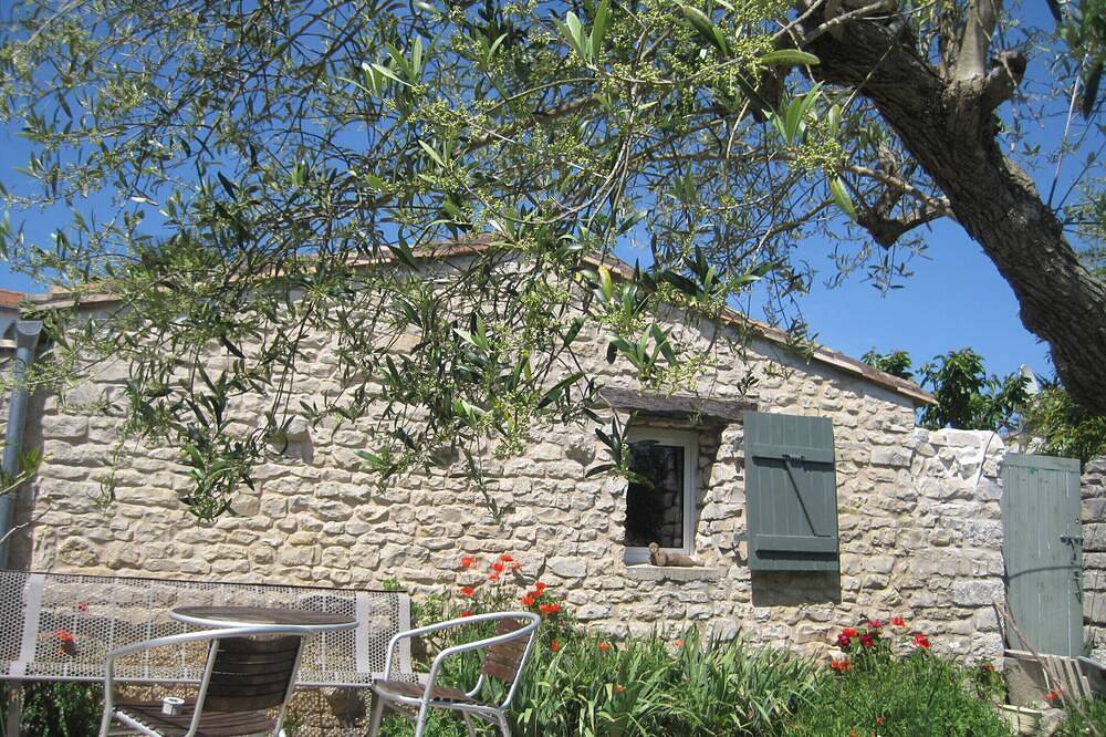 Les petites bergeries- Sheepfold in Le Bois-Plage-en-Ré, Île de Ré