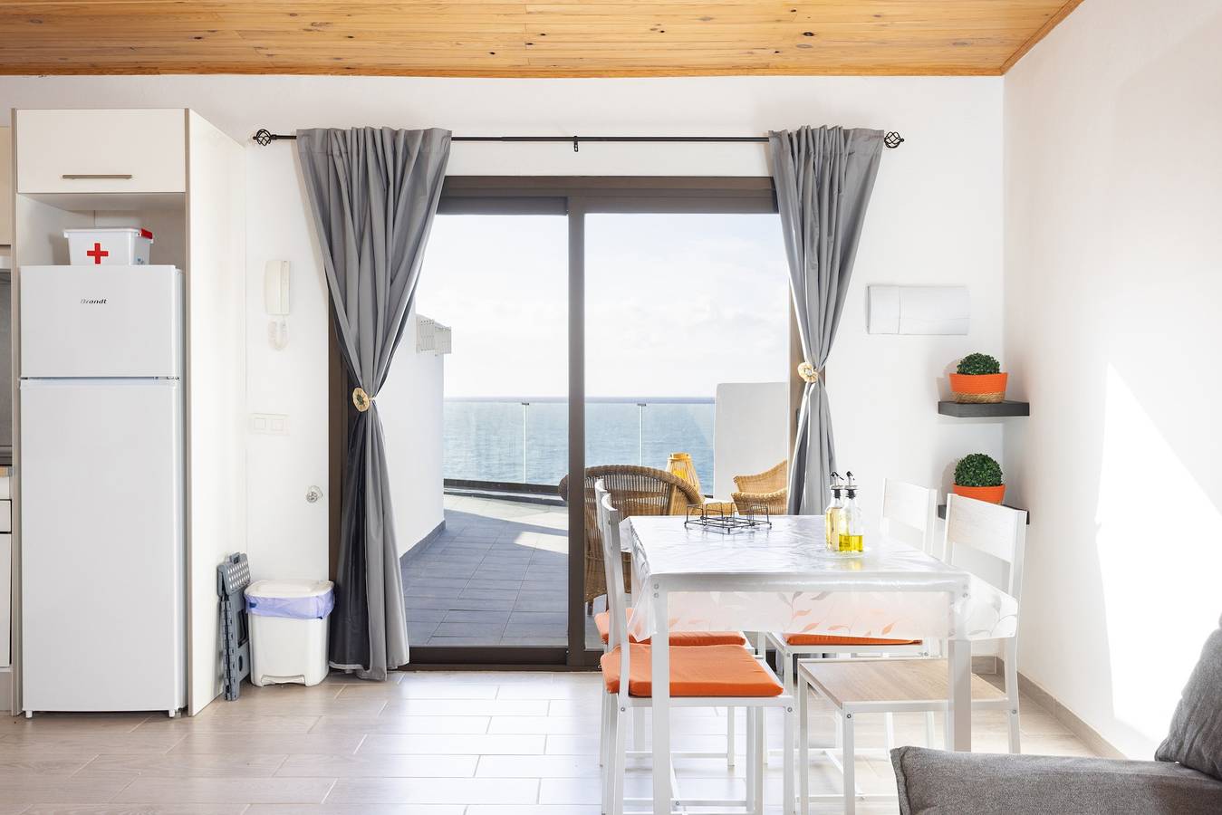 Apartamento entero, Home2Book Peaceful Apt & Sea View Terrace in Arico in Arico, Tenerife Sur