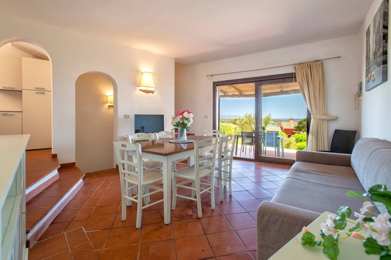 Villa "Azzurra" met Uitzicht op Zee, Zwembad en Tuin in Stagno di Casaraccio, Punta De Su Turrione