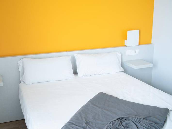 Camping Bellsol - Habitación 2 personas - Habitación doble con cocina americana 1/2 pers in Pineda de Mar, Costa del Maresme