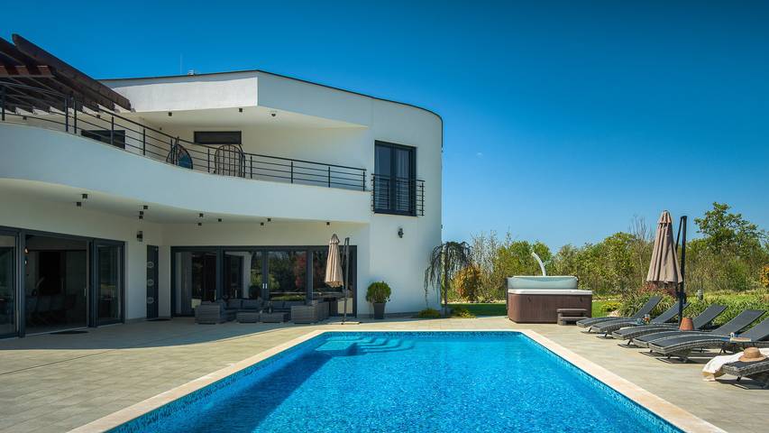 Villa Divine Estate mit Pool in Jursici, Svetvinčenat