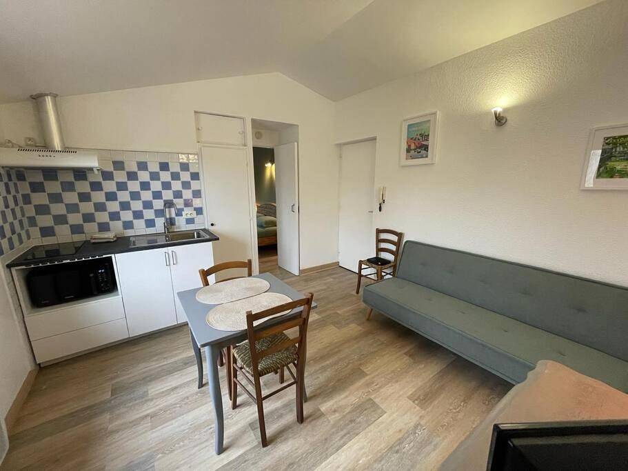 Appartement entier, One-Bedroom Apartment in Goudargues, Région de Nîmes