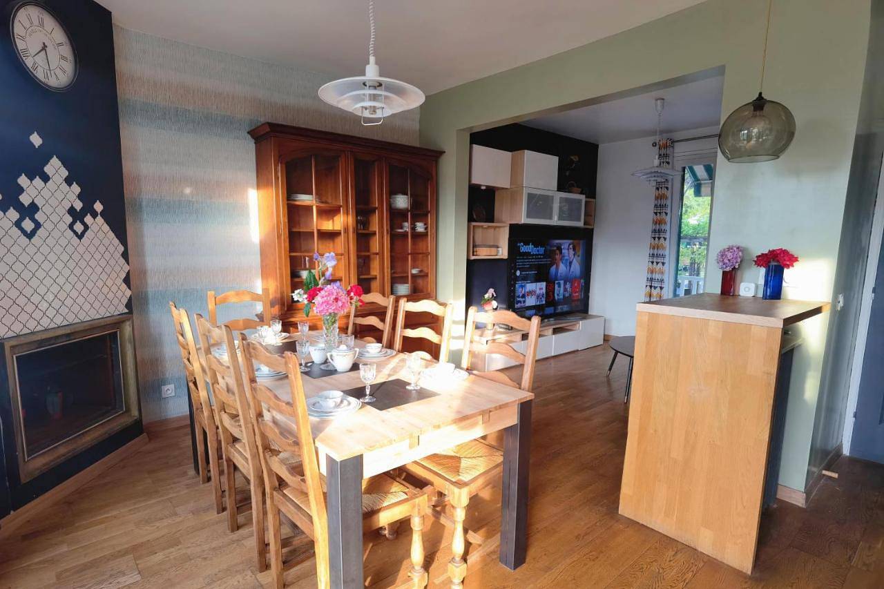 Four-Bedroom House in Épinay-sur-Orge, Essonne