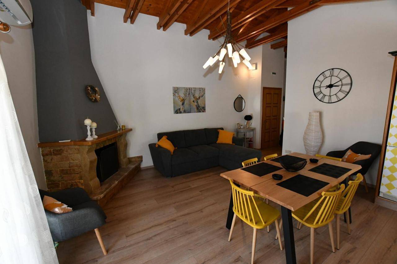 Appartement entier, Downtown Loft in Aigio, Achaïe