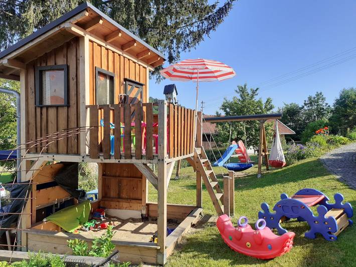 Ferienhaus für 4 Personen, mit Terrasse und Garten in Grafenau