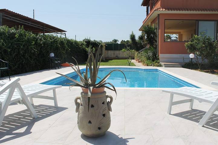 Appartamento vacanze per 7 persone, con piscina e giardino - 1