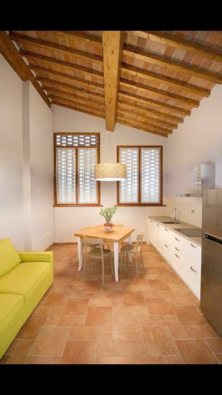 Agriturismo per 4 persone, con Terrazza e Giardino nonché Piscina e Panorama a Scandicci