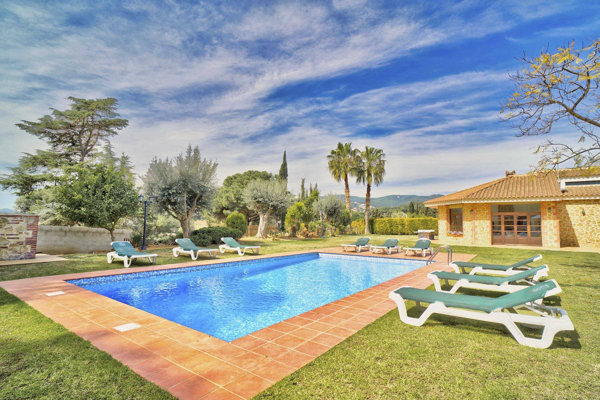 Chalet para 16 personas con terraza in Supermaresme, San Andrés de Llavaneras