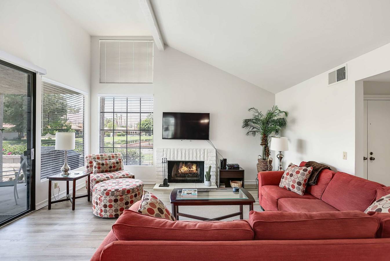 Apartamento entero, Spacious Single-Story Condo with Golf Course Views in Palm Springs, Coachella Valley