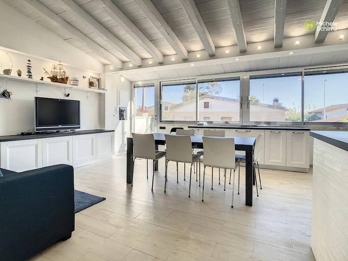 Casa vacanza per 4 persone, con giardino, adatto a famiglie con bambini in Poetto