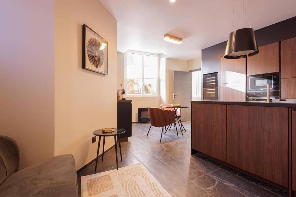 Appartement entier, One-Bedroom Apartment in Bourg-en-Bresse, Région de Bourg-en-Bresse
