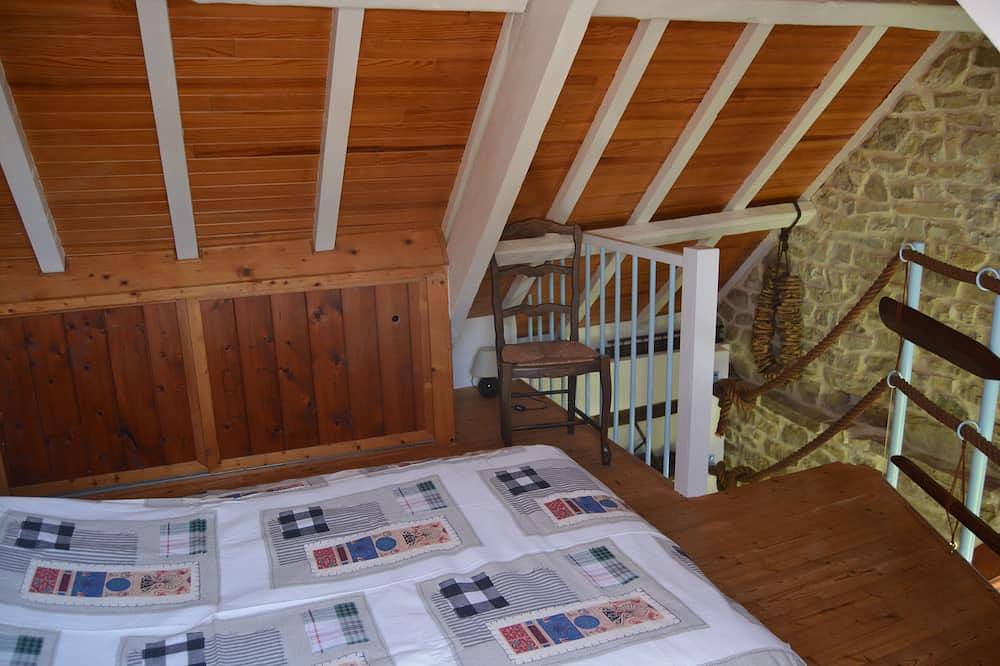 Typical Penty in Hamlet at Cap de la Chèvre Crozon-Morgat in Crozon, Iroise