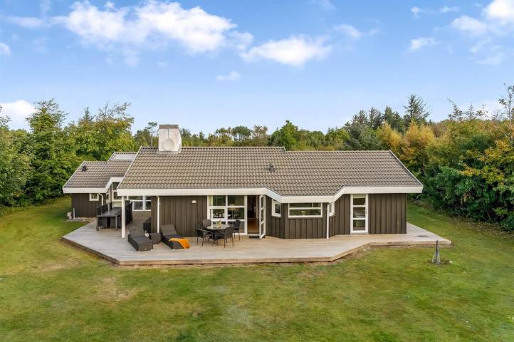 Ferienhaus für 9 Personen, mit Whirlpool und Terrasse sowie Sauna in Saltum