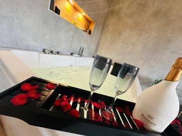 Gîte pour 2 personnes, avec balcon et jacuzzi à Clermont-Ferrand