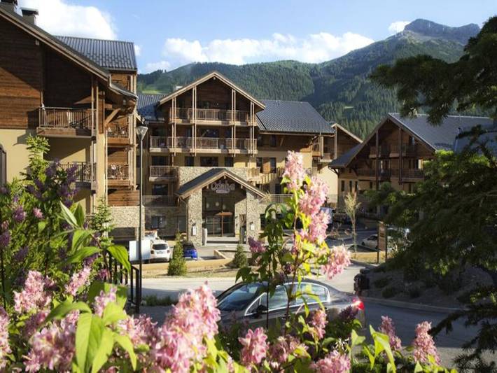 Appartement de vacances pour 6 personnes, avec piscine ainsi que balcon et sauna, adapté aux familles dans Auron