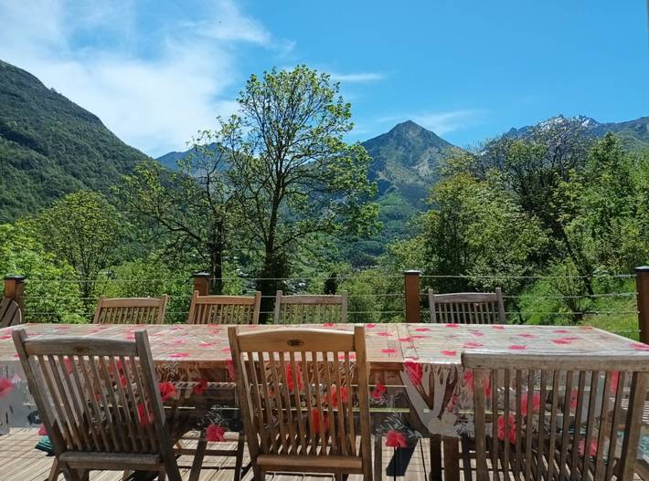 Gîte pour 10 personnes, avec terrasse et jardin, animaux acceptés