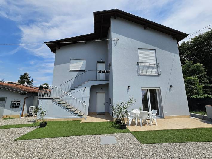 Ferienhaus für 4 Personen, mit Balkon und Garten sowie Kinderpool am Lago Maggiore