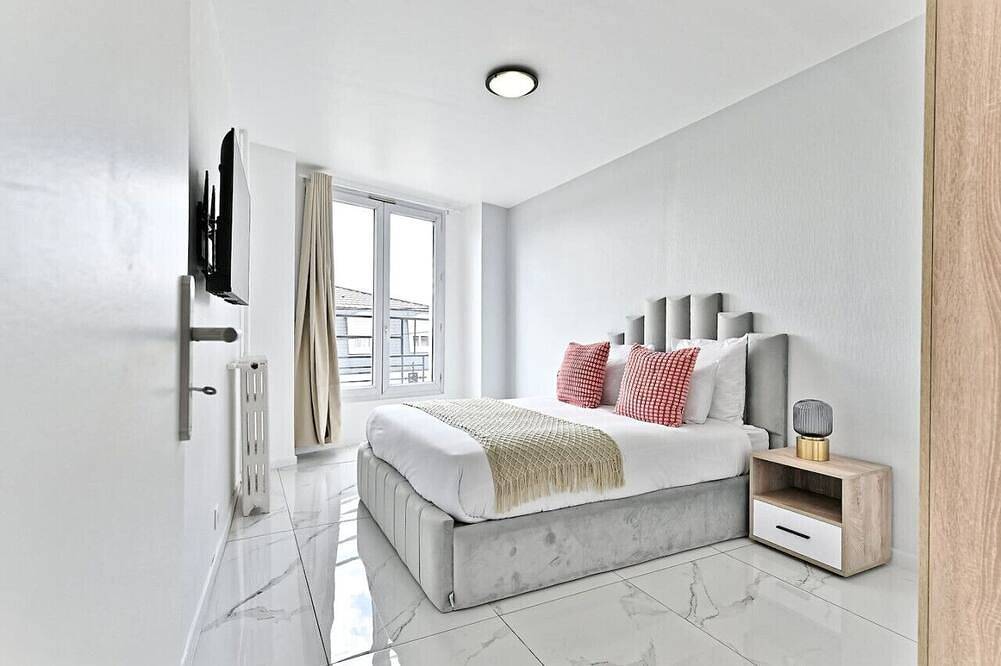 Apartamento entero, Spacious apartment in the Paris suburbs in Gagny, Sena-Saint Denis