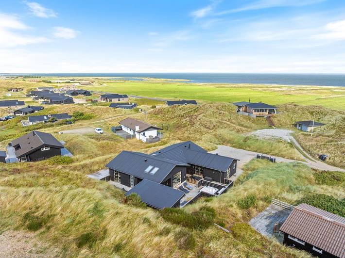 Ferienhaus für 10 Personen, mit Balkon/Terrasse und Whirlpool sowie Terrasse und Sauna in Ringkøbing-Skjern