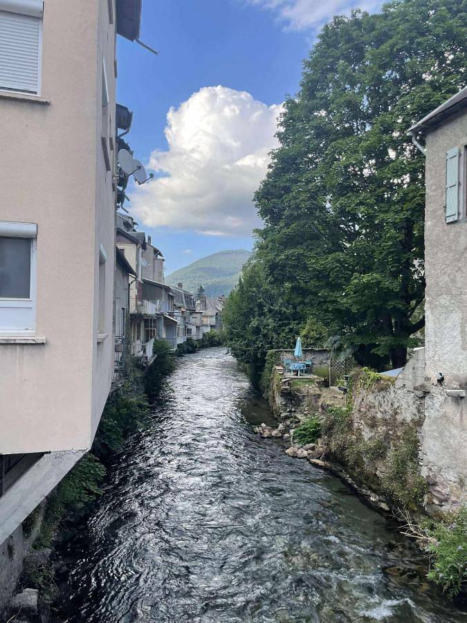 Appartement entier, L'Évasion Pyrénéenne - Votre Cocon Ressourçant in Cierp-Gaud, Pyrénées