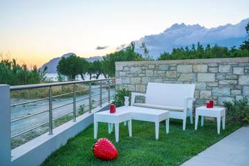 Holiday Rental for 5 People in Plakias, South Crete, Photo 2