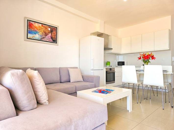 Ganze Wohnung, Ferienwohnung für 3 Personen mit Balkon in Sarandë, Vlorë