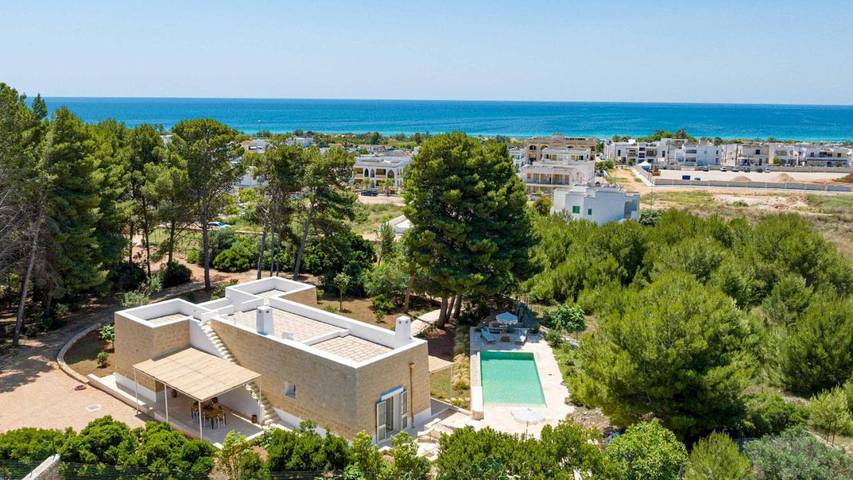 Villa per 6 persone, con giardino e piscina, con animali domestici a Pescoluse