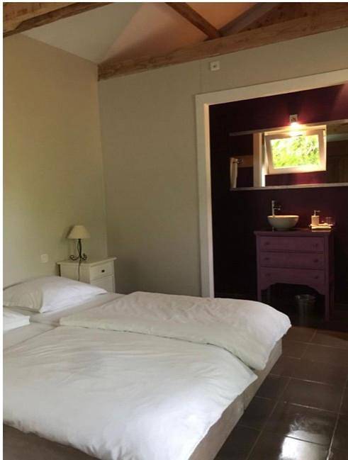 Location de vacances pour 2 personnes, avec piscine et terrasse ainsi que vue et jardin, animaux acceptés dans Gorges d'Héric - 3