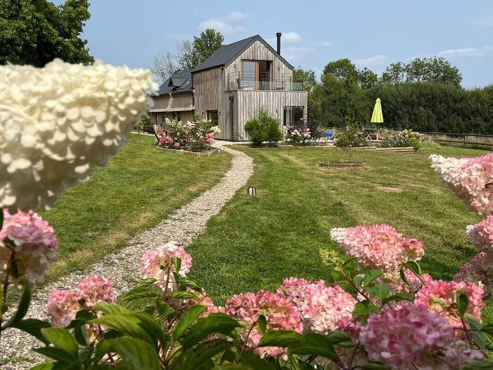 Location de vacances pour 6 personnes, avec vue et terrasse, animaux acceptés à Saint-Gatien-des-Bois