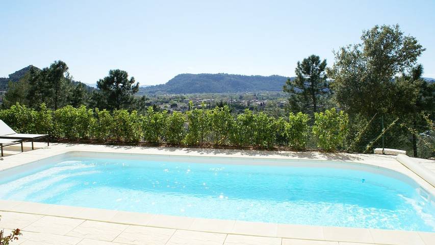 Vakantiehuis voor 10 personen, with zwembad and balkon as well as tuin in Vidauban