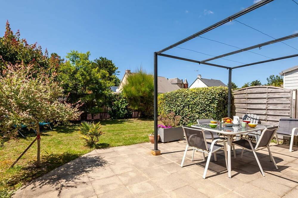 Estupenda casa de vacaciones  para 6 personas con Wifi, Tv, terraza y aparcamiento in Hauteville-sur-Mer, Coutances y alrededores